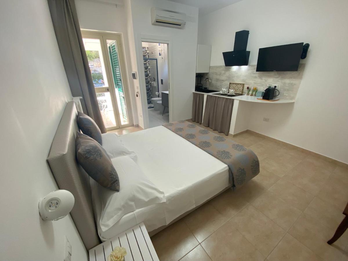 Casa Fiorita Bed & Breakfast เวียสเต ภายนอก รูปภาพ